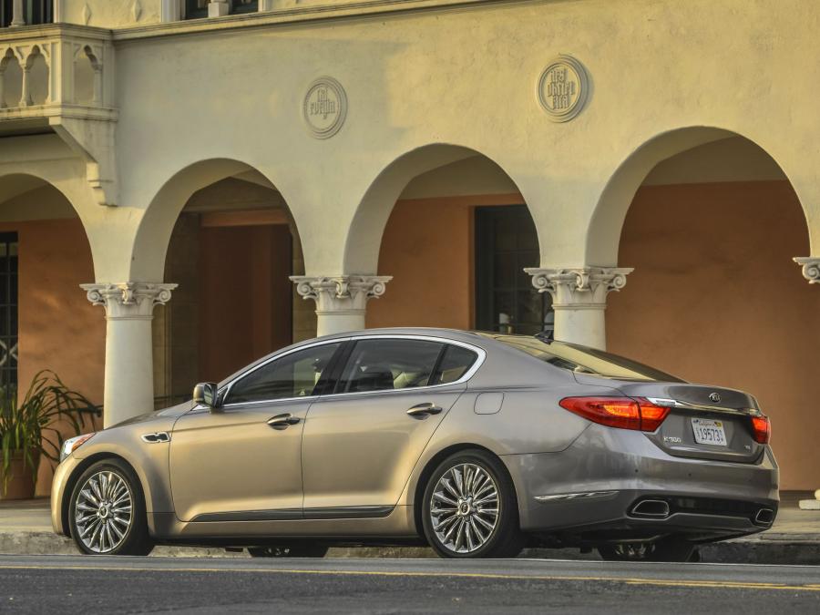  Kia K900 2014 года  (фото 26 из 30)